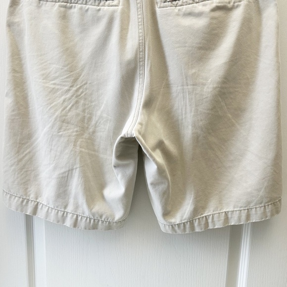 Old Navy Men's Flat Front Chino Shorts Loose Fit Beige Size 33 - Picture 8 of 14